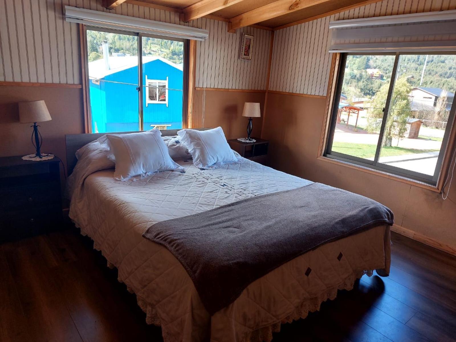 Hostal Y Cabanas Ventisquero Puerto Puyuguapi Esterno foto