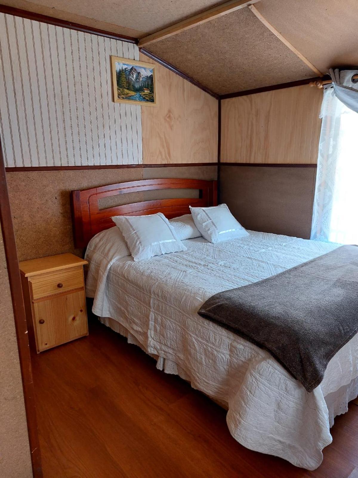 Hostal Y Cabanas Ventisquero Puerto Puyuguapi Esterno foto