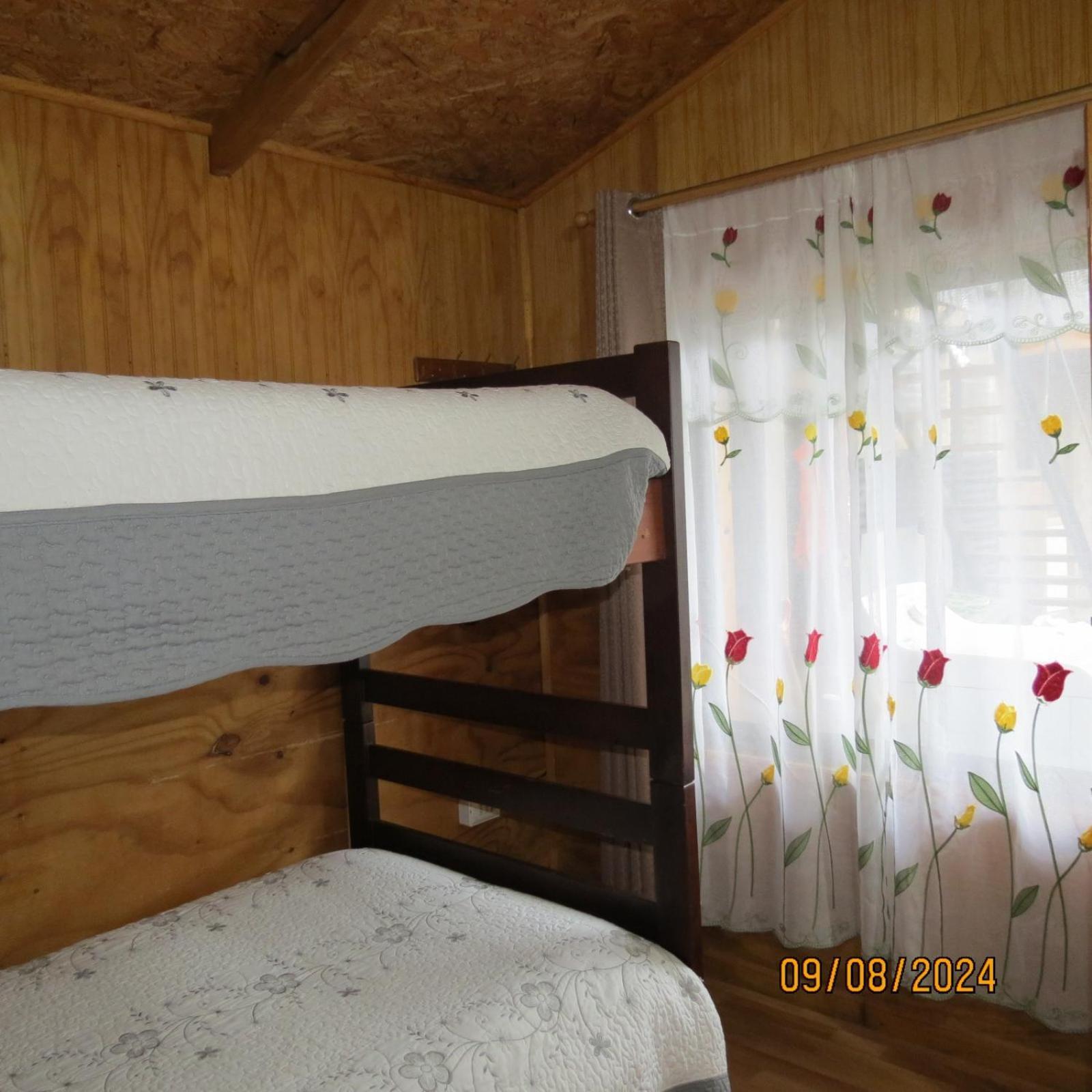 Hostal Y Cabanas Ventisquero Puerto Puyuguapi Esterno foto
