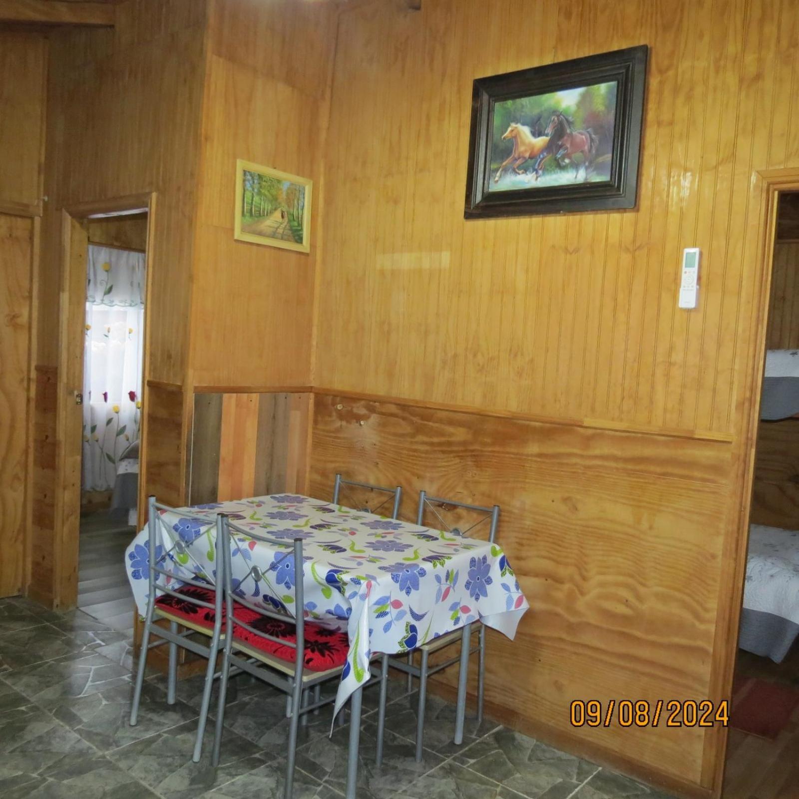 Hostal Y Cabanas Ventisquero Puerto Puyuguapi Esterno foto