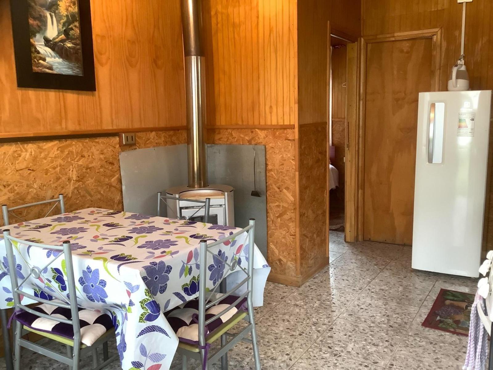 Hostal Y Cabanas Ventisquero Puerto Puyuguapi Esterno foto