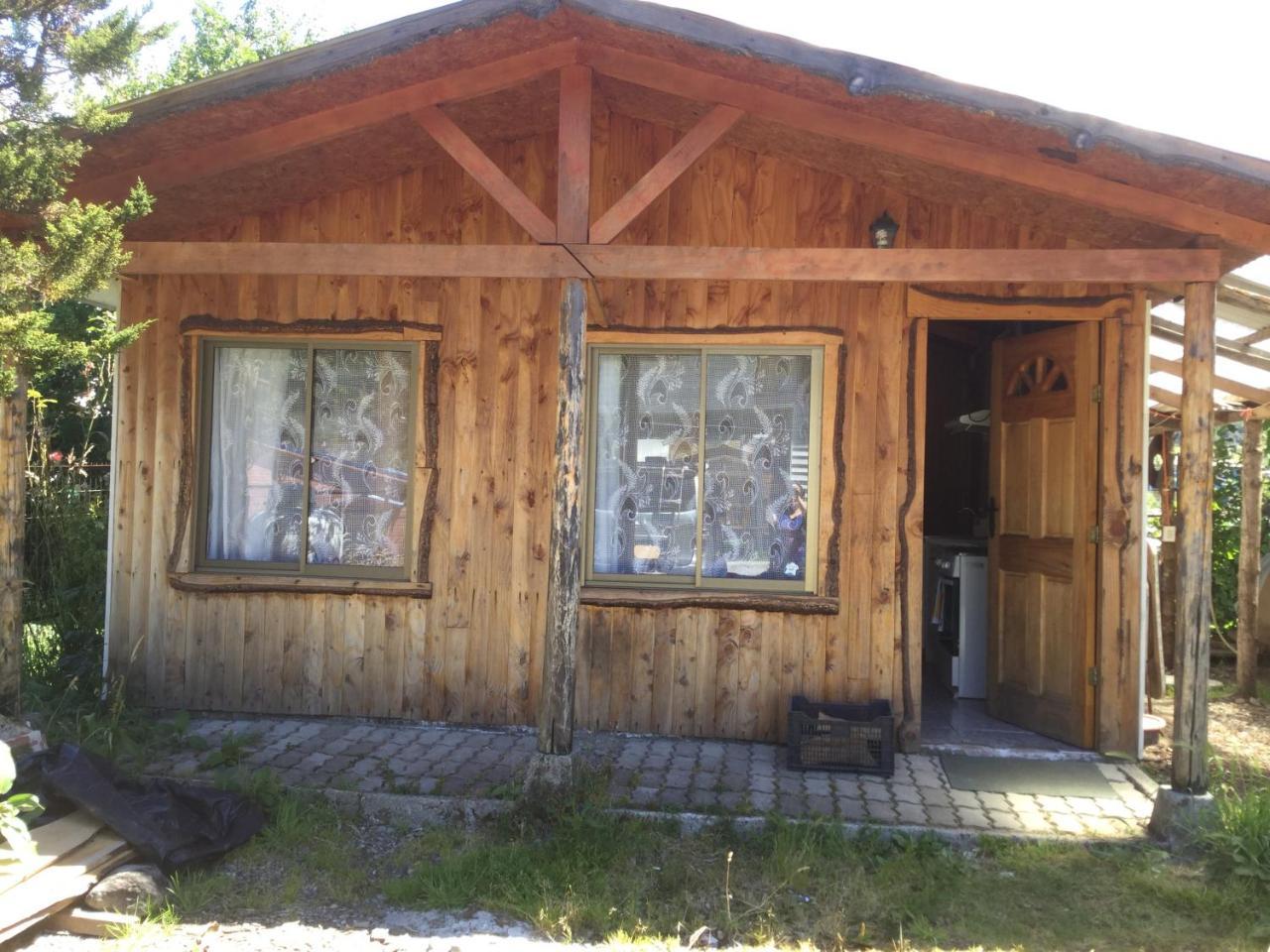 Hostal Y Cabanas Ventisquero Puerto Puyuguapi Esterno foto
